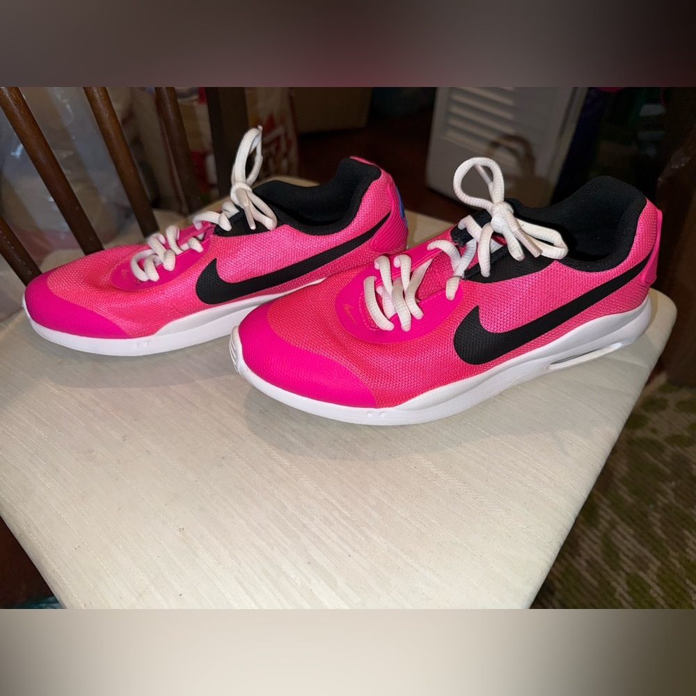 Nike Kids Vibrant Pink and Black Sneakers